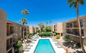Pool King Lake Suite-Walk To Dt & Lake!