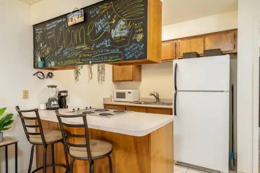 Pool King Lake Suite-Walk To Dt & Lake! Lake Havasu City Exterior photo