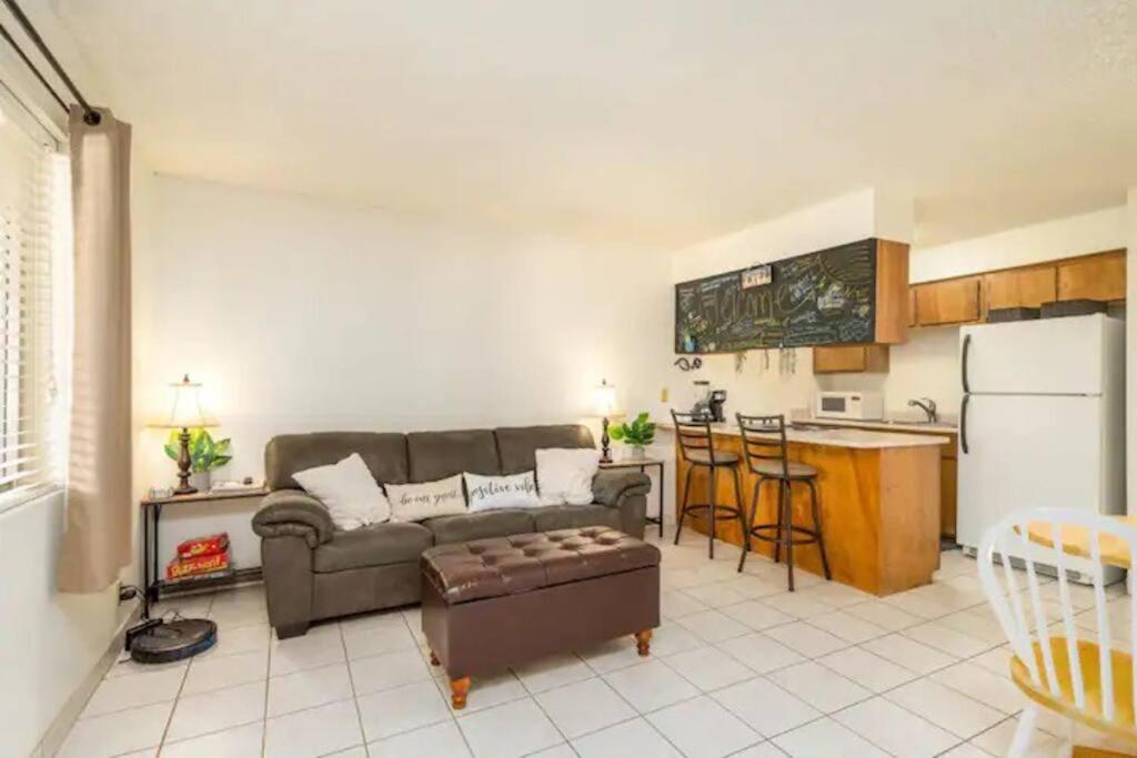 Pool King Lake Suite-Walk To Dt & Lake! Lake Havasu City Exterior photo